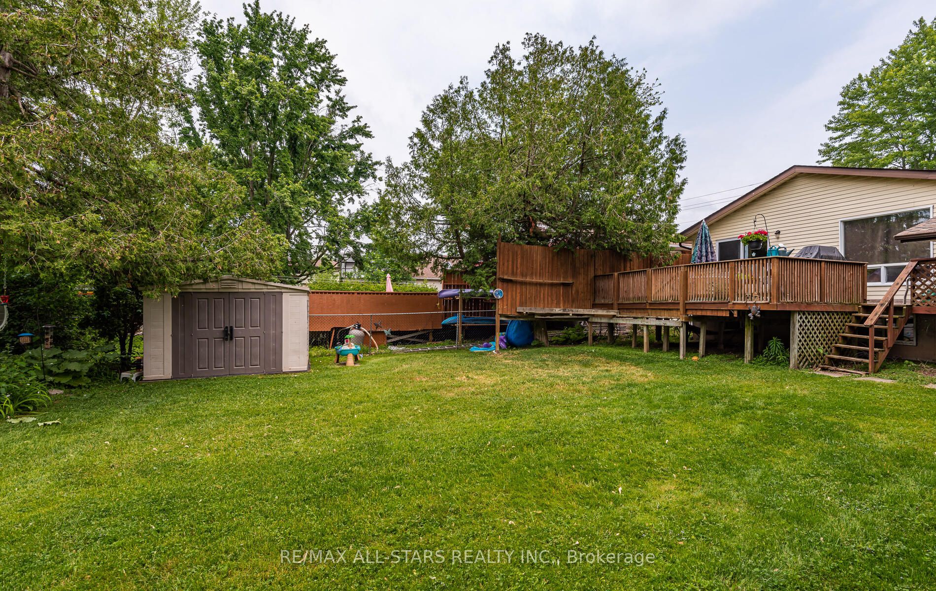 106 Metro Rd S Property Photo 4