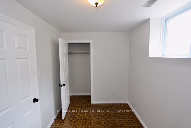 106 Metro Rd S Property Photo 11