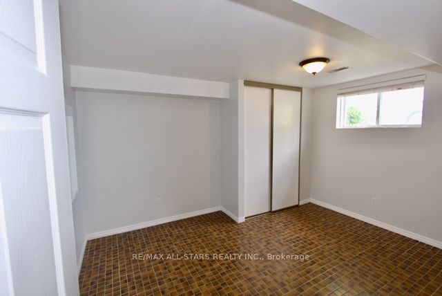 106 Metro Rd S Property Photo 13