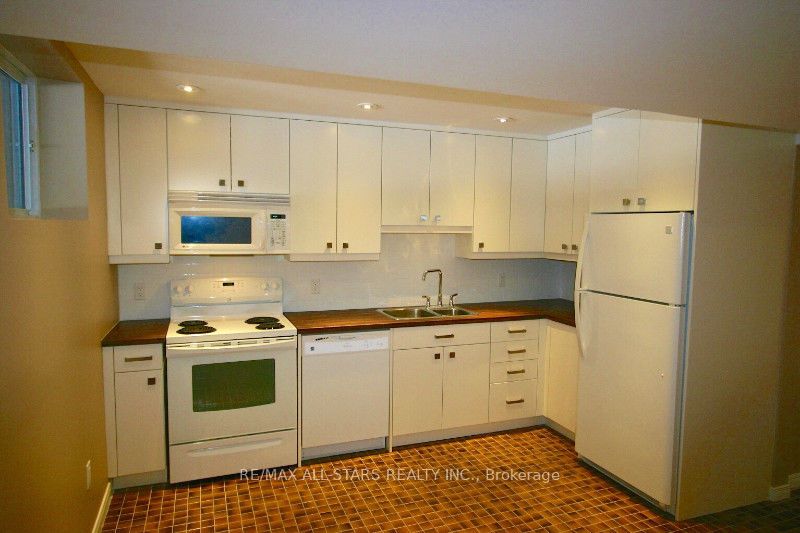106 Metro Rd S Property Photo 24