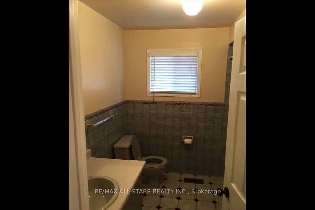 106 Metro Rd S Property Photo 26