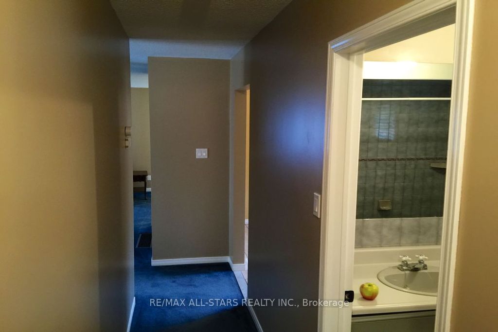 106 Metro Rd S Property Photo 29