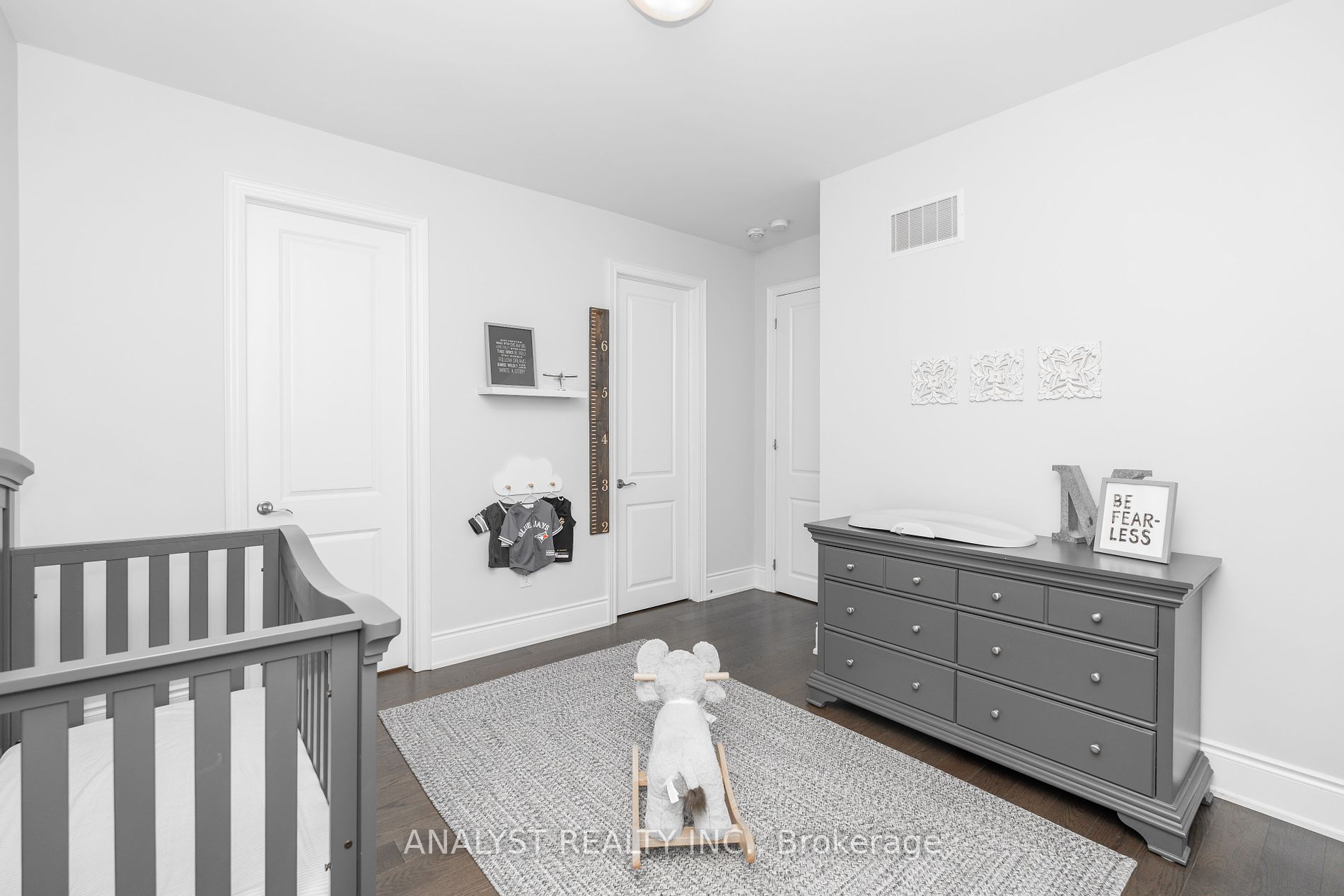 40 Larkin Ave Property Photo 28