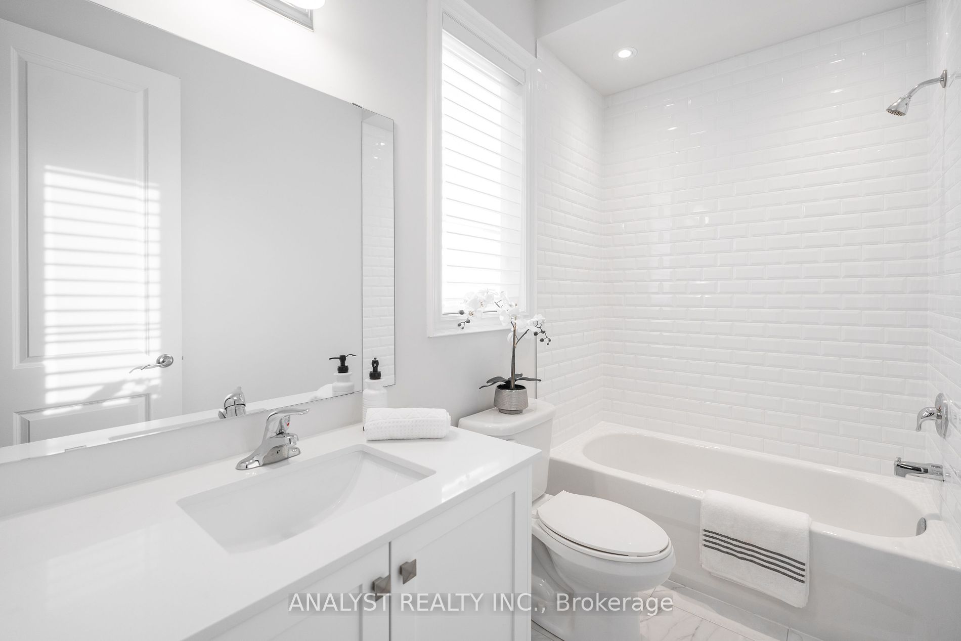 40 Larkin Ave Property Photo 29