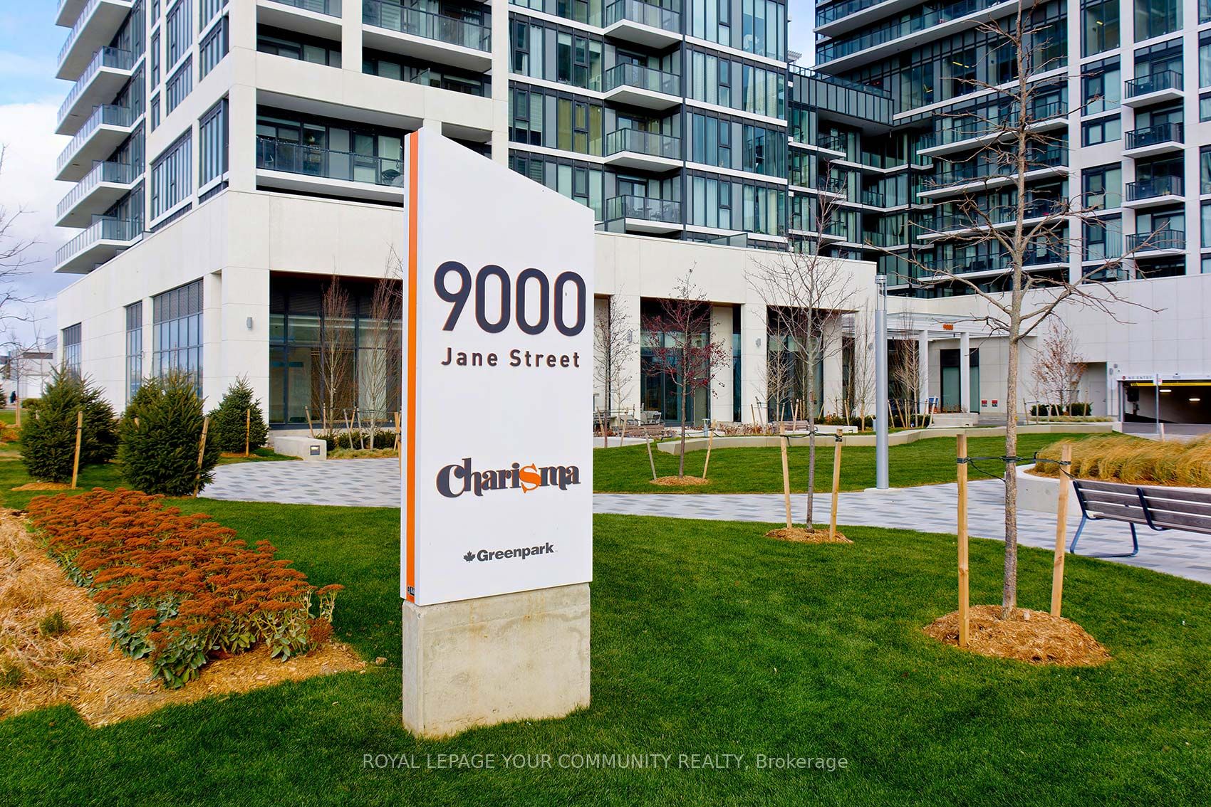 9000 Jane St 4 Property Photo 2