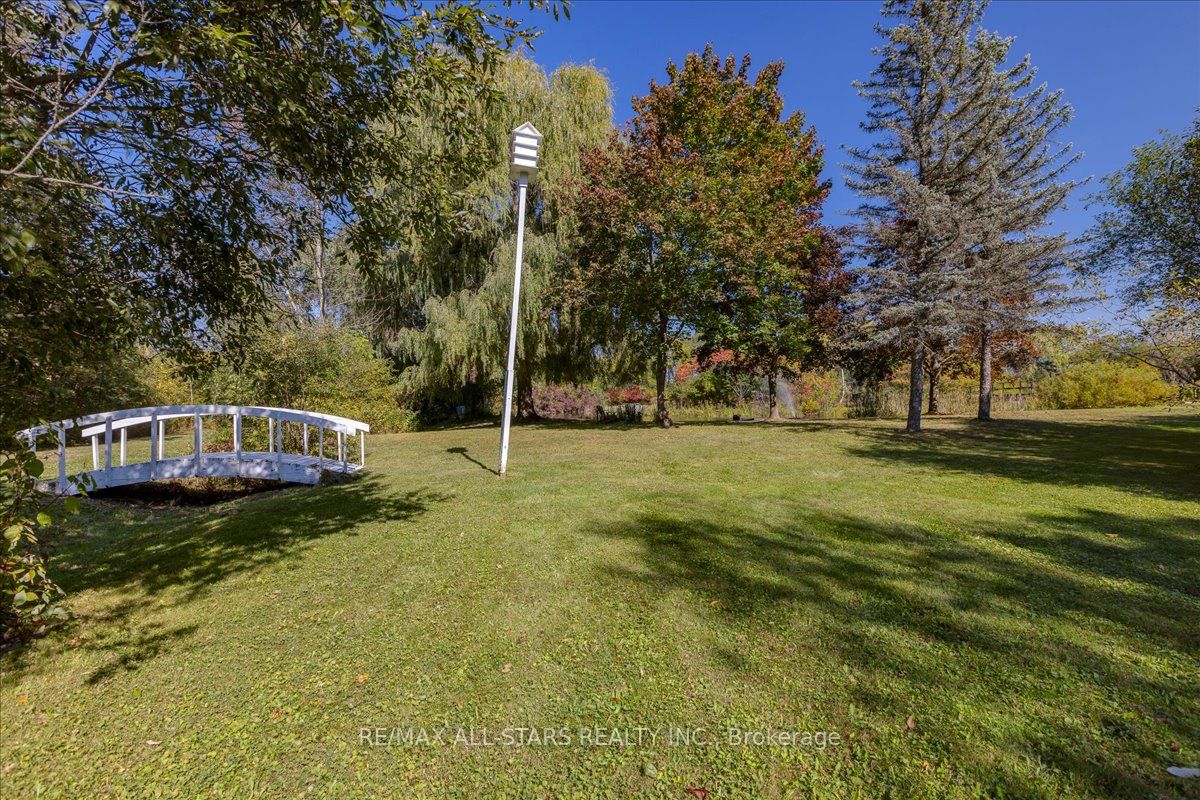 26118 Warden Ave Property Photo 30