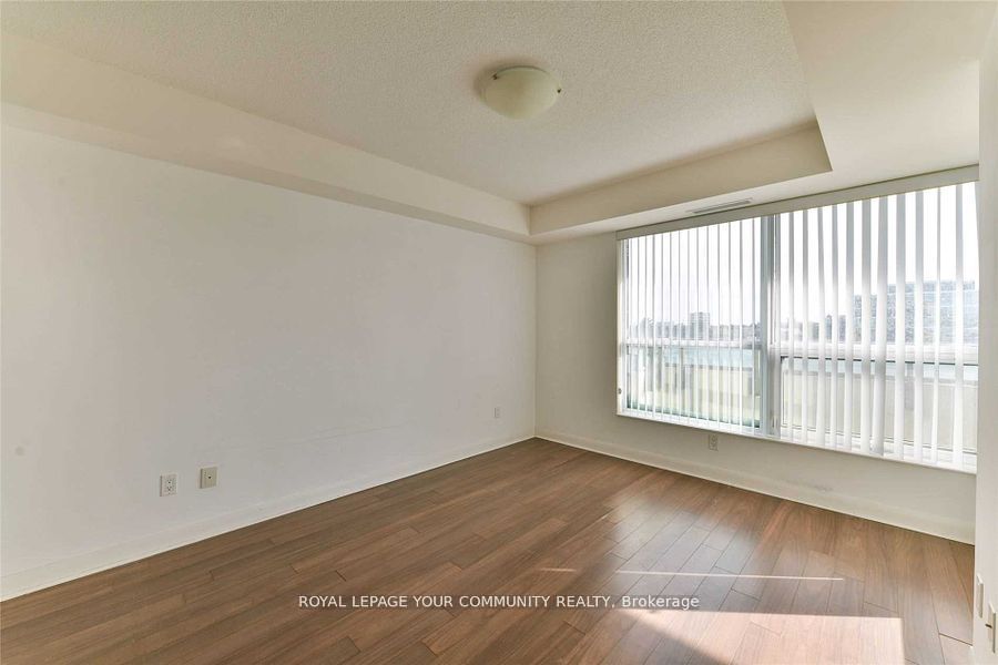 75 Norman Bethune Ave 317 Property Photo 3