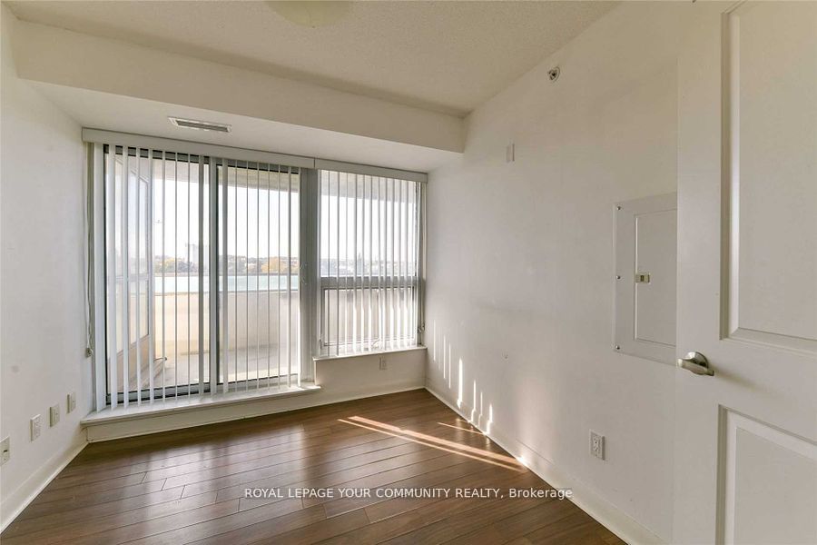 75 Norman Bethune Ave 317 Property Photo 17