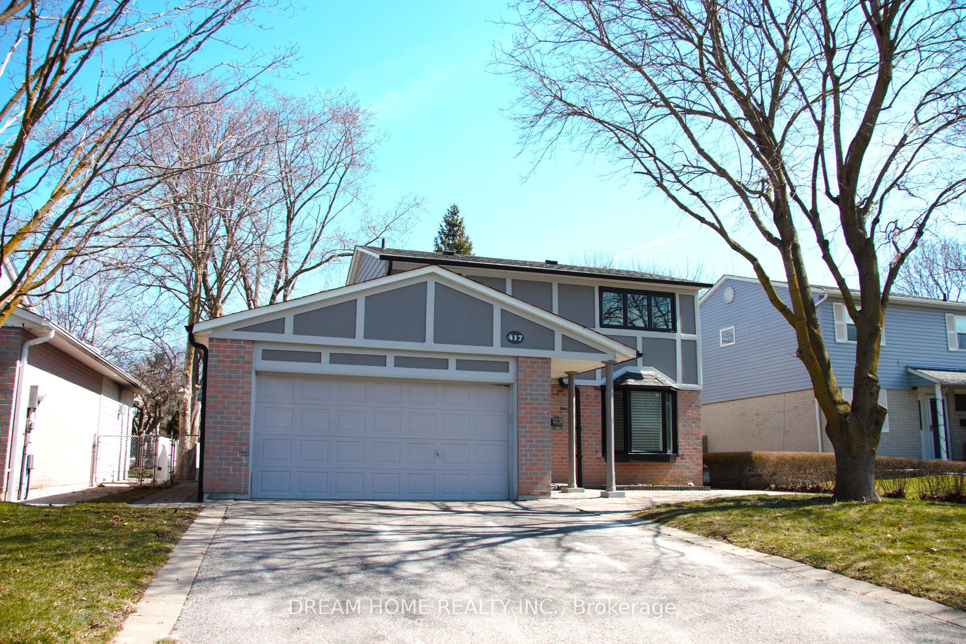 417 Borden Ave Property Photo 2