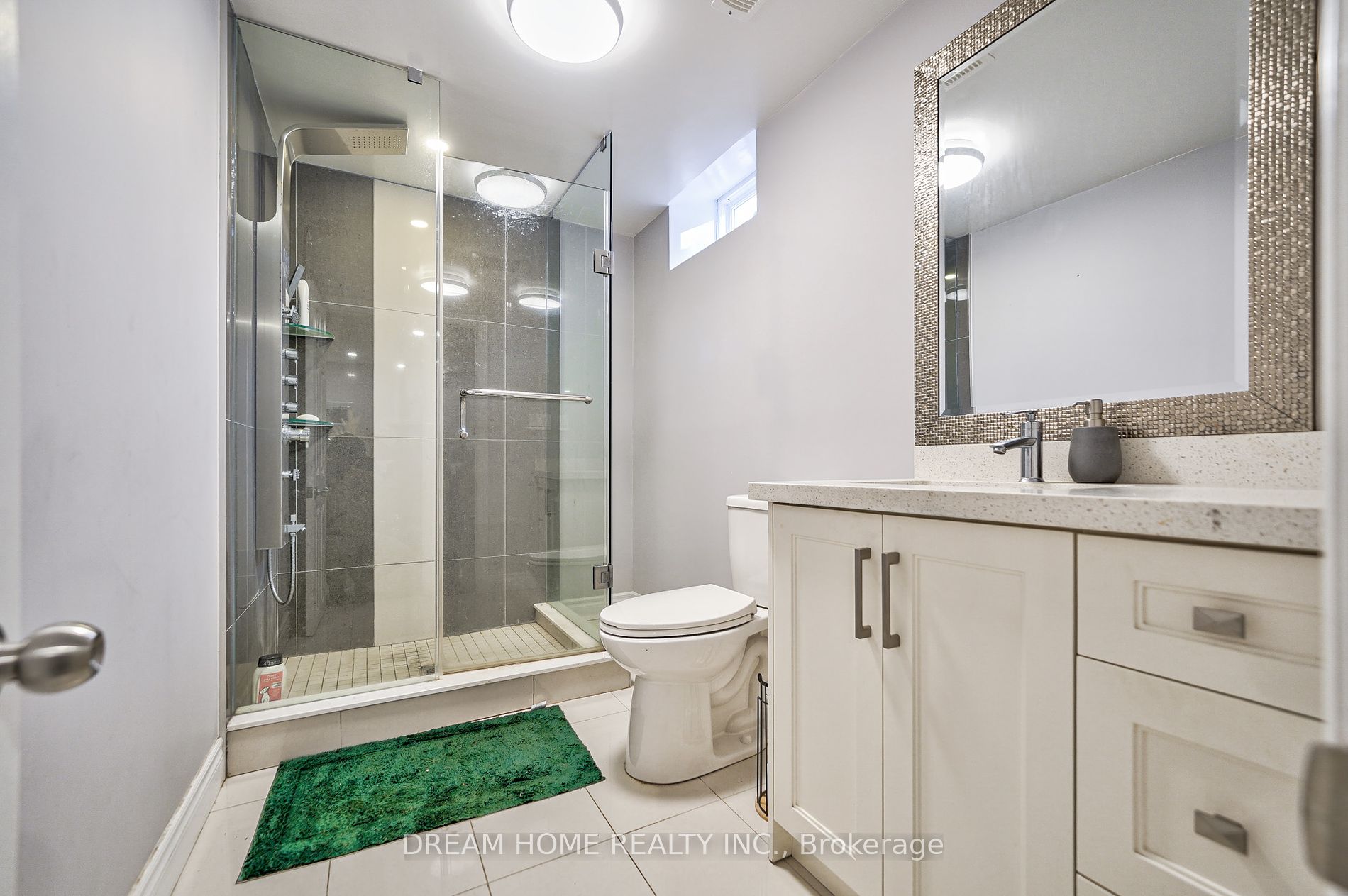 417 Borden Ave Property Photo 31