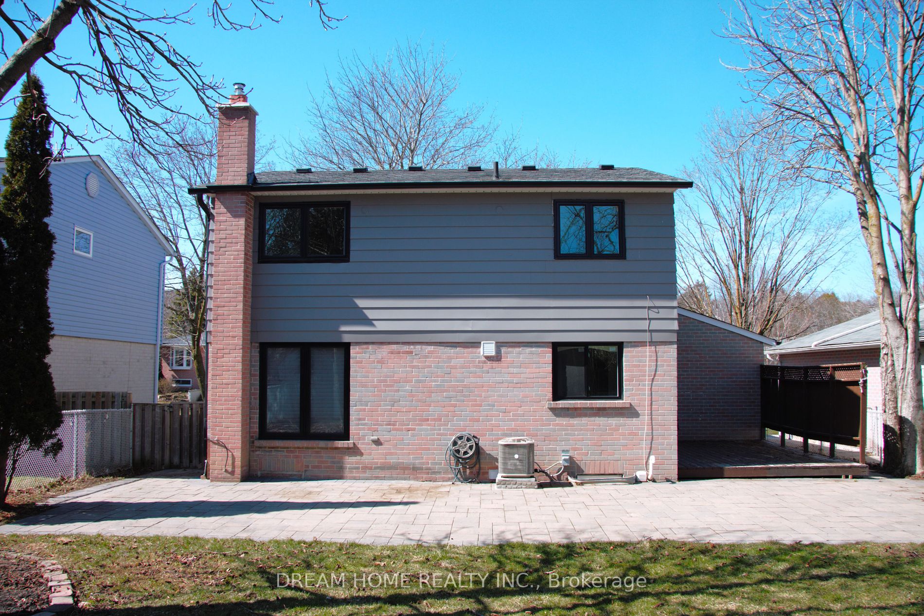 417 Borden Ave Property Photo 33