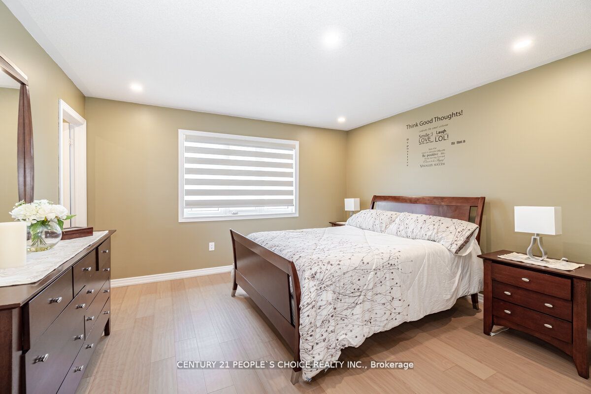 167 Chayna Cres Property Photo 12