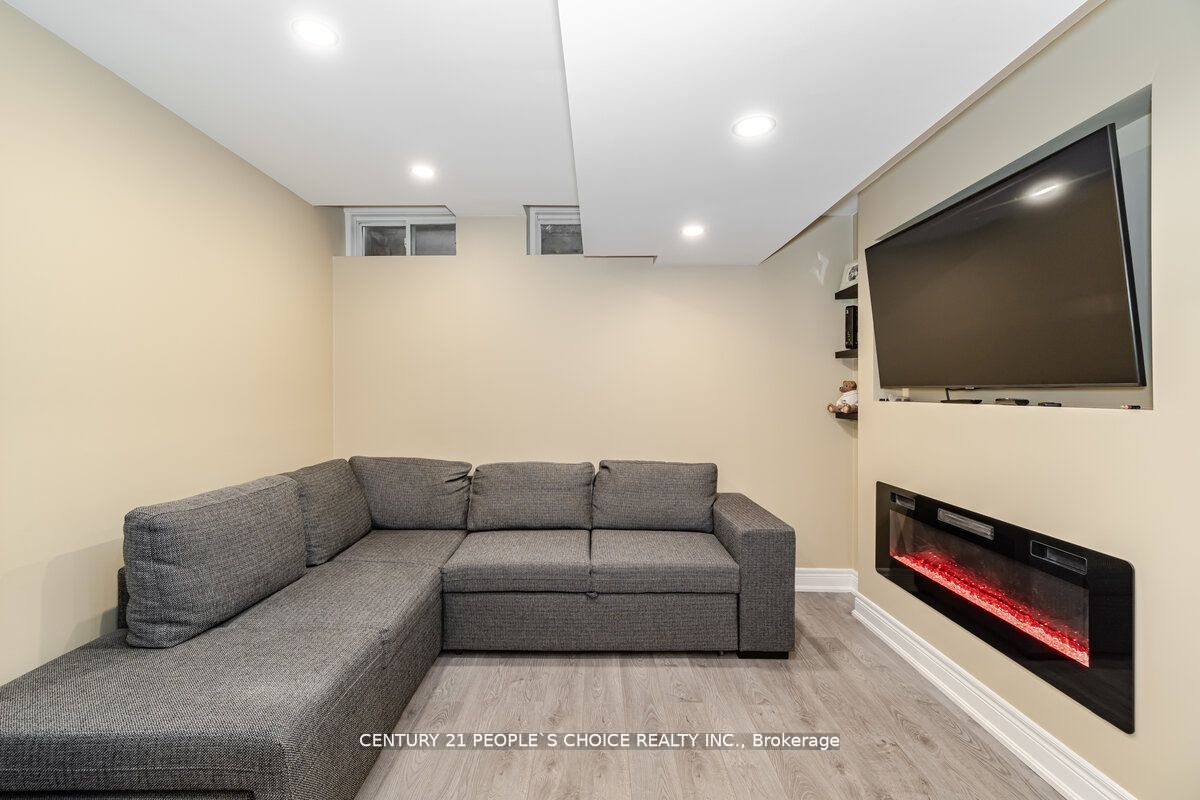 167 Chayna Cres Property Photo 23
