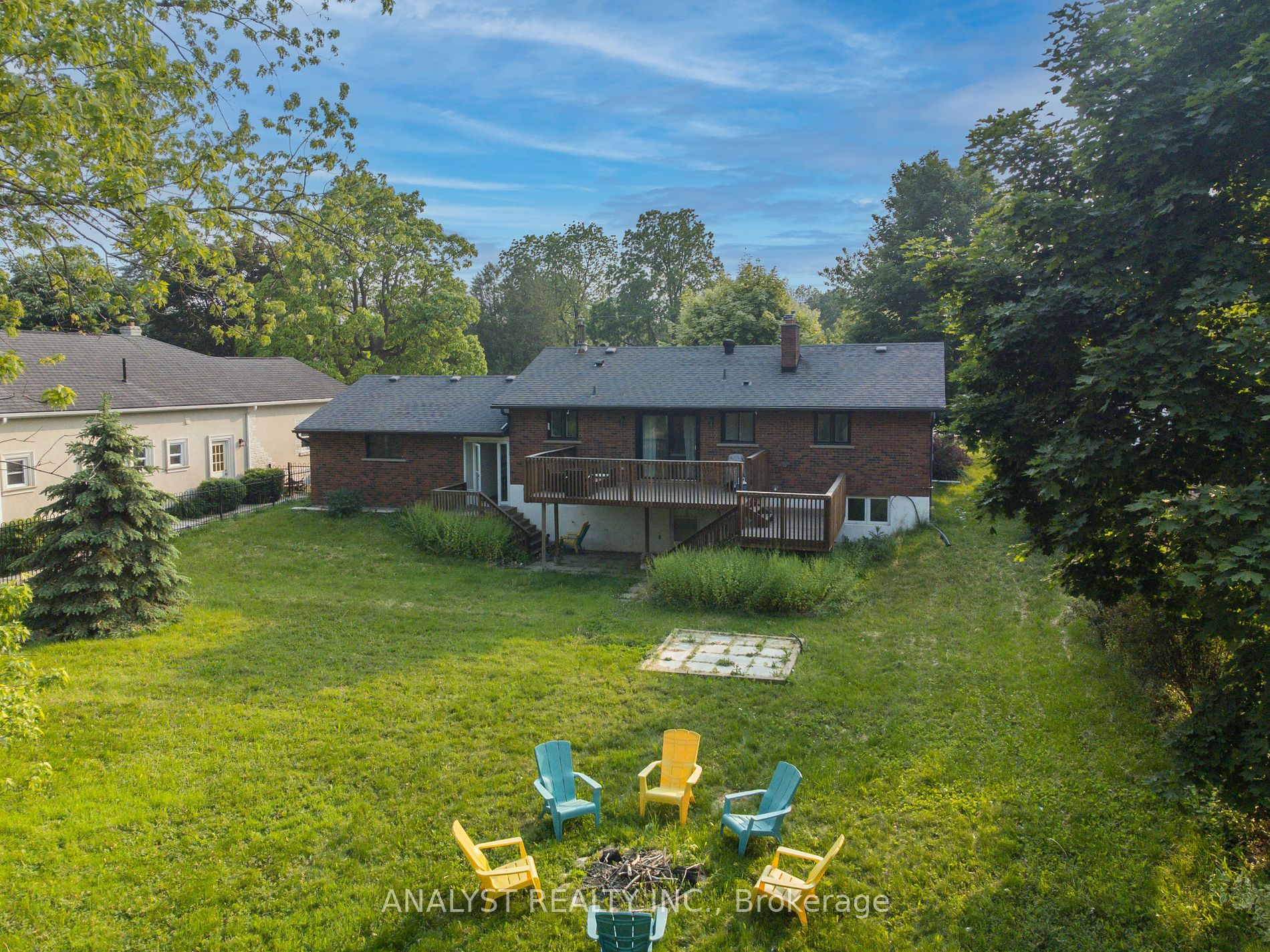 17 Kinsley St Property Photo 6