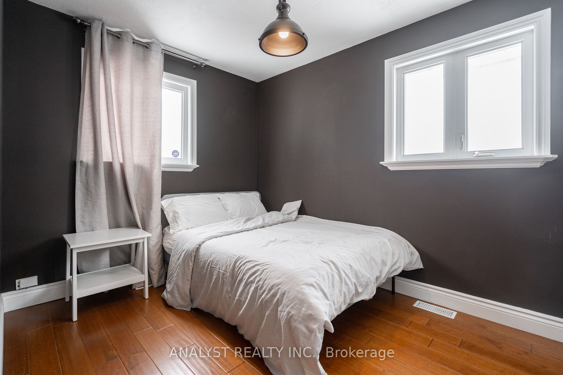 17 Kinsley St Property Photo 21