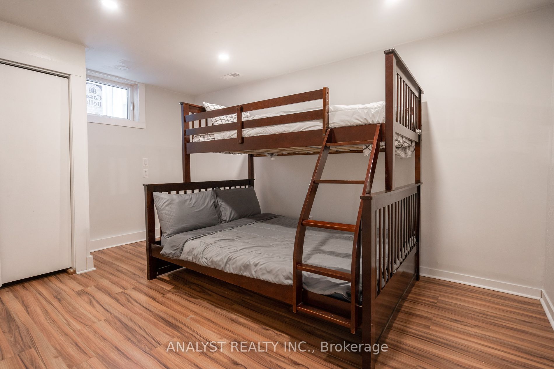 17 Kinsley St Property Photo 28