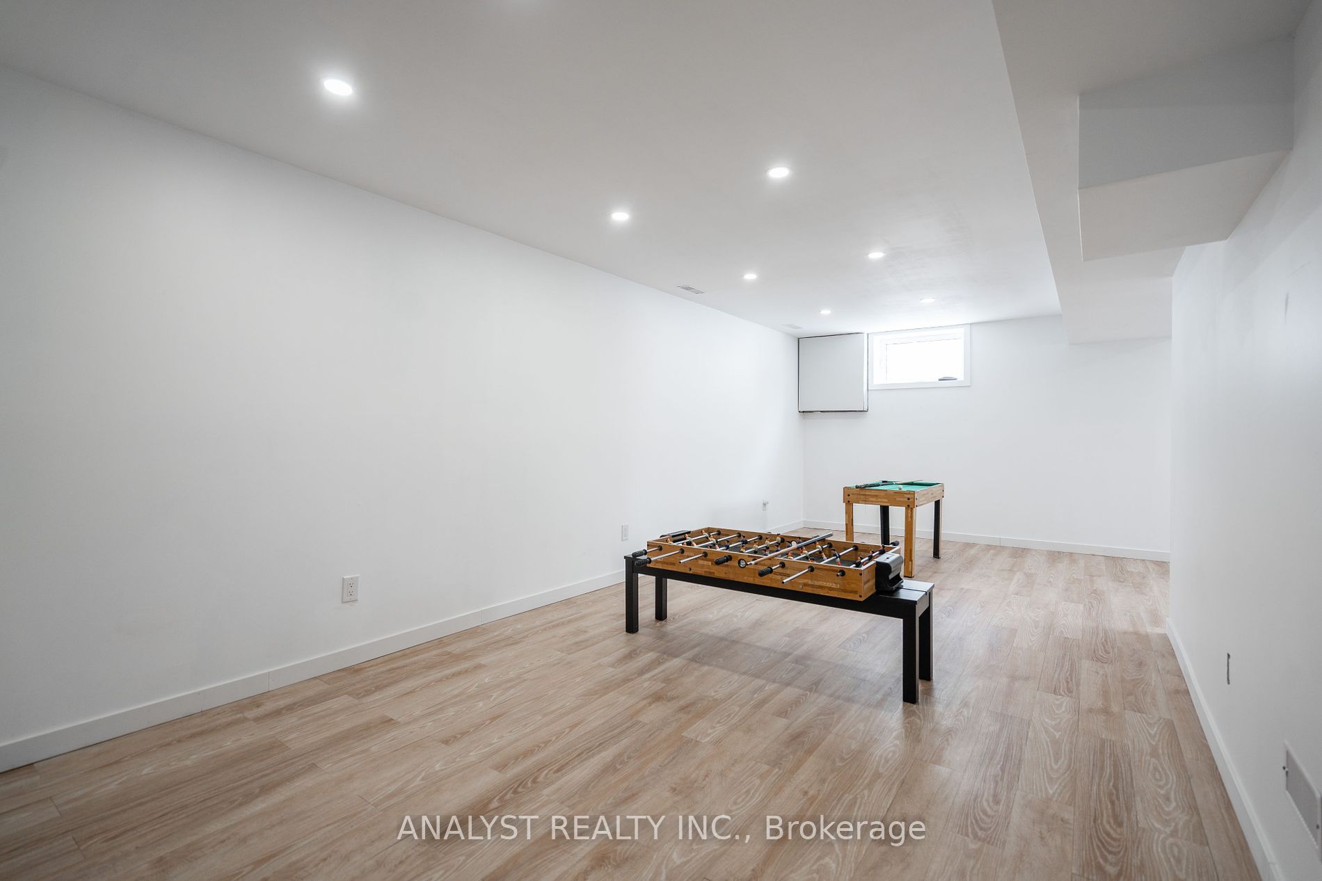 17 Kinsley St Property Photo 29