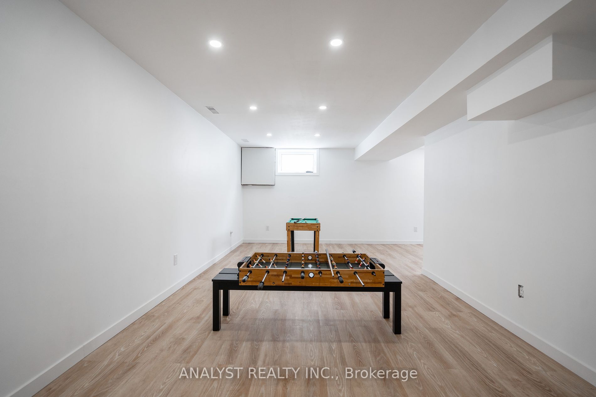 17 Kinsley St Property Photo 30