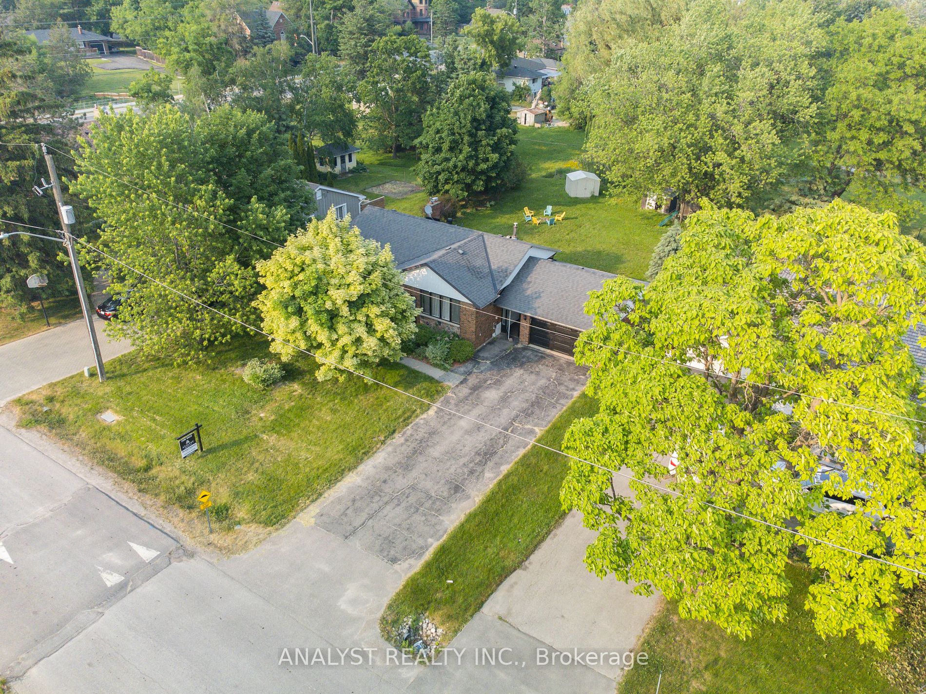 17 Kinsley St Property Photo 37
