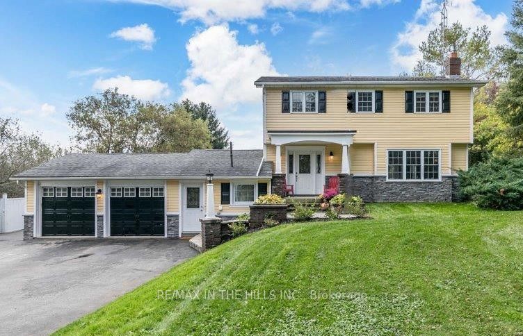 6921 4th Line Property Photo 1