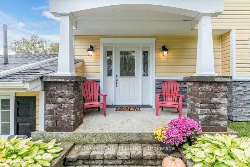 6921 4th Line Property Photo 3