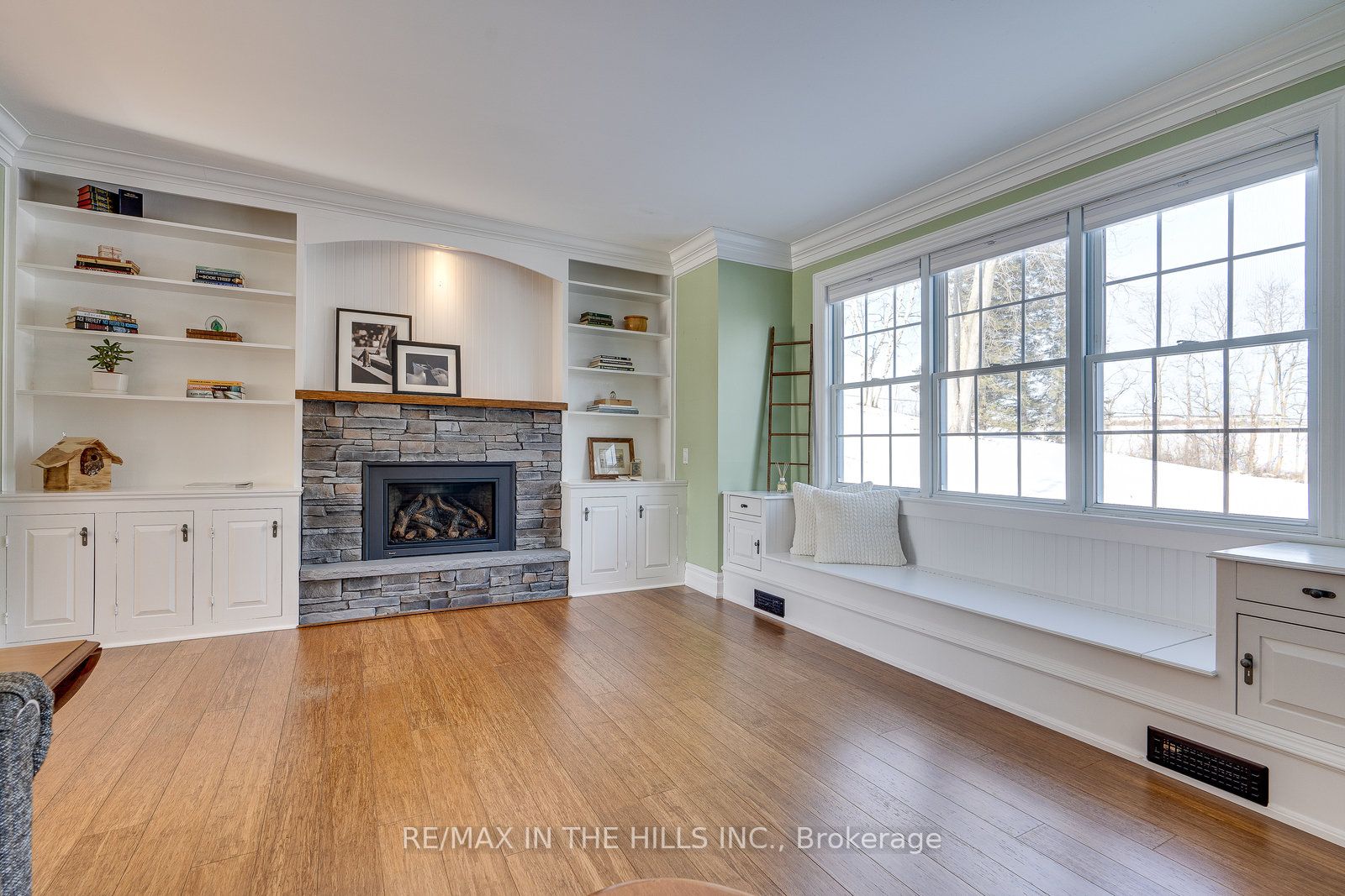 6921 4th Line Property Photo 6