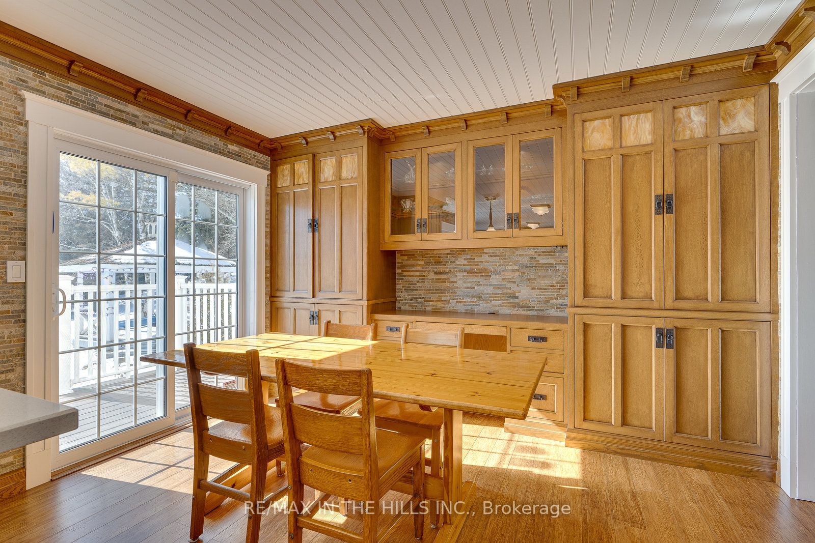 6921 4th Line Property Photo 7