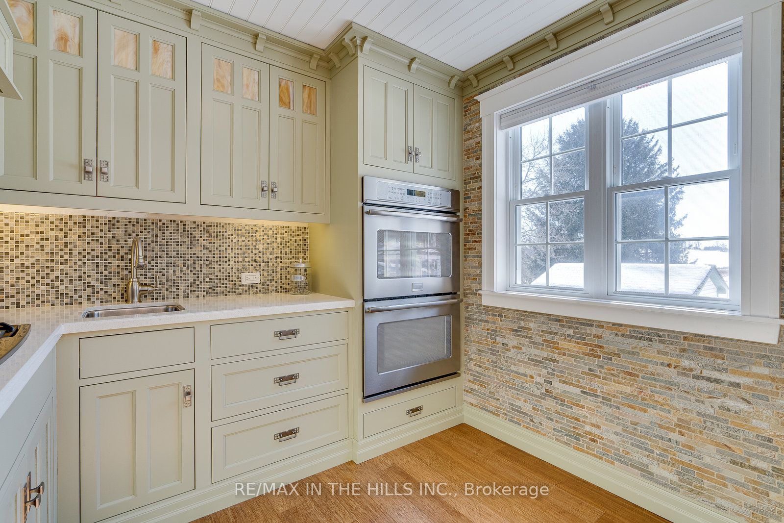6921 4th Line Property Photo 14