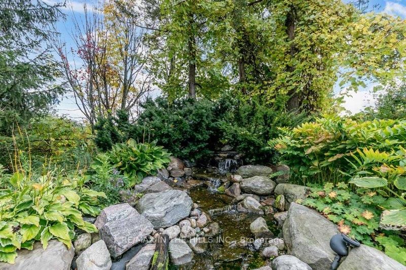 6921 4th Line Property Photo 35