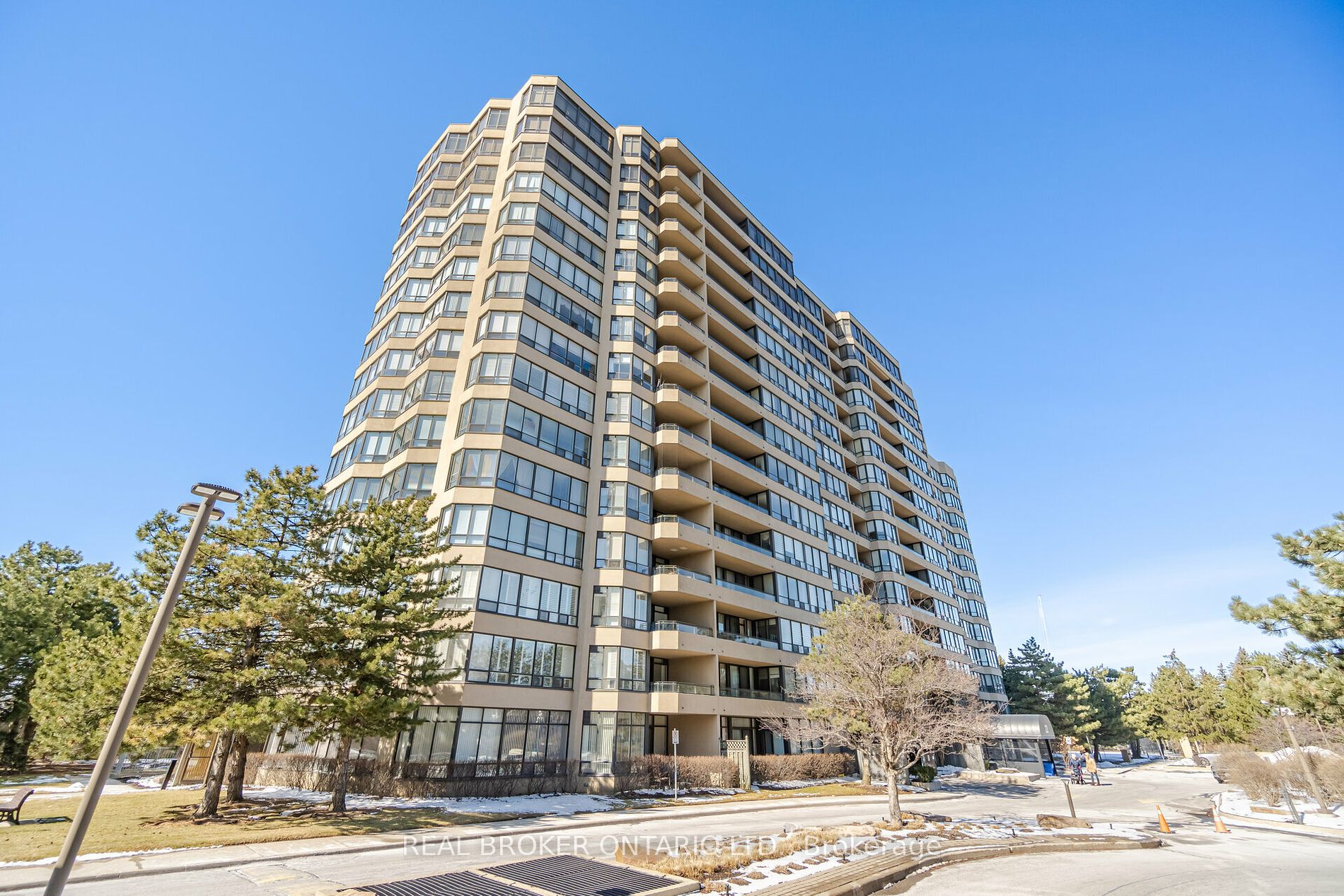 22 Clarissa Dr 14 Property Photo
