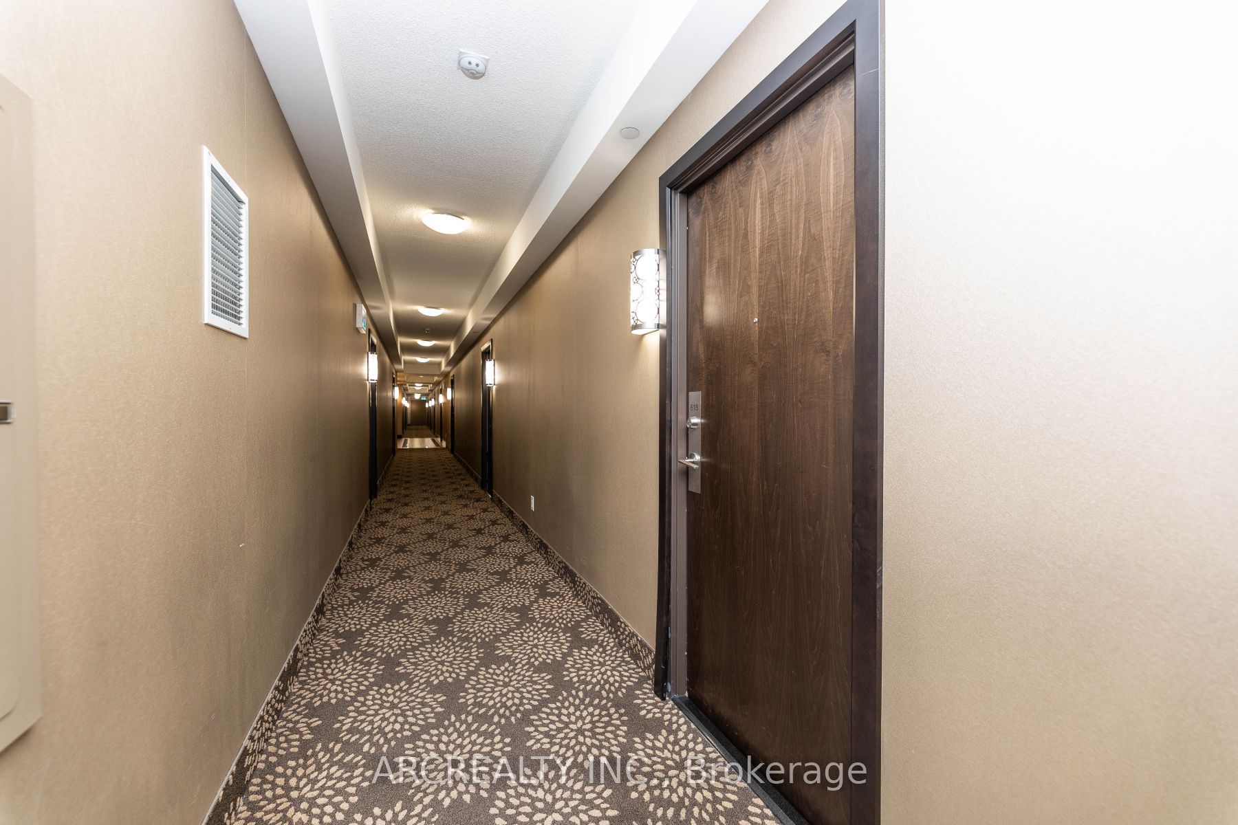 7608 Yonge St 18 Property Photo 5