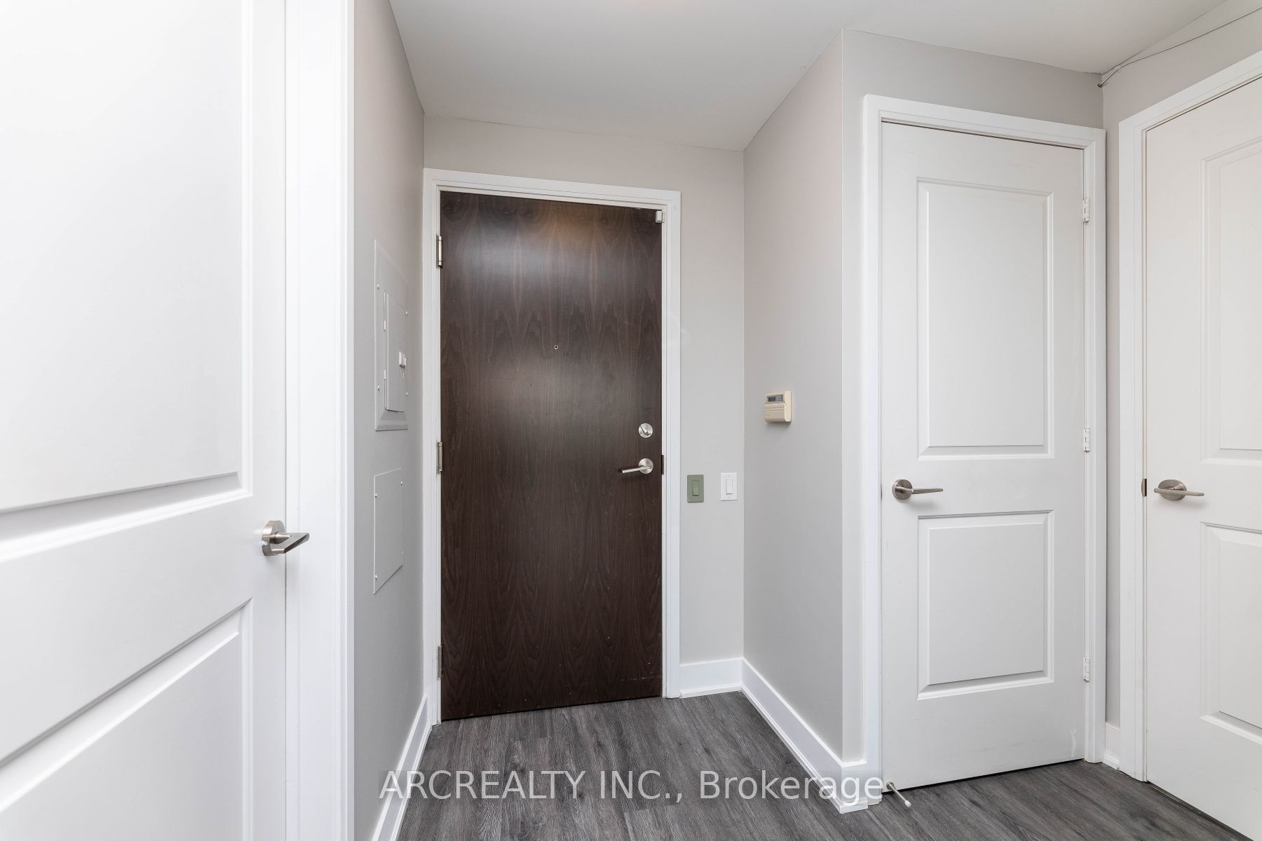 7608 Yonge St 18 Property Photo 6