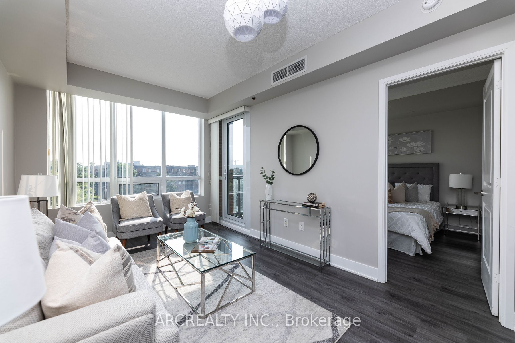 7608 Yonge St 18 Property Photo 9