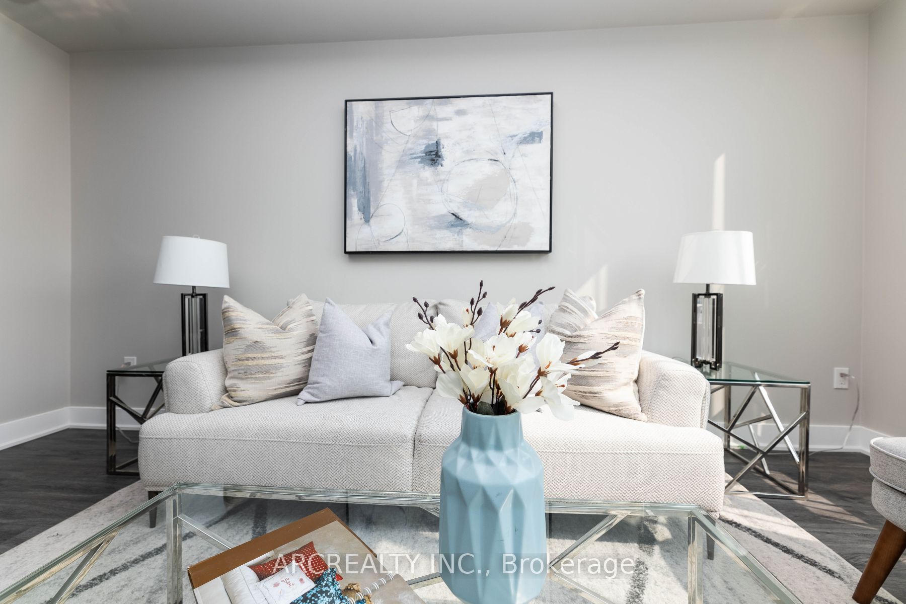 7608 Yonge St 18 Property Photo 12