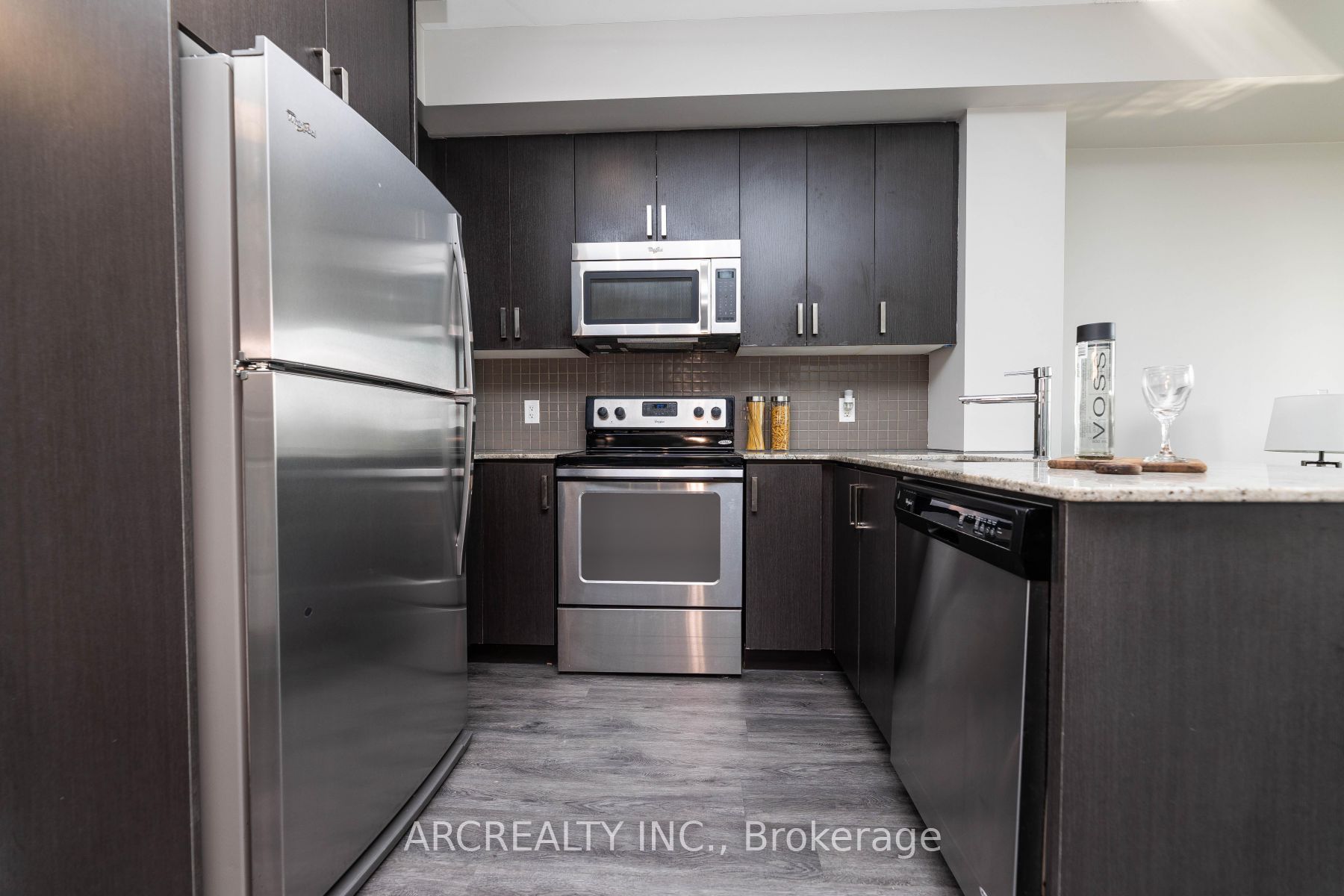 7608 Yonge St 18 Property Photo 18