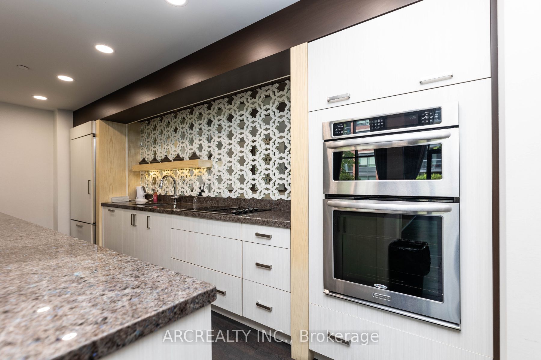 7608 Yonge St 18 Property Photo 35