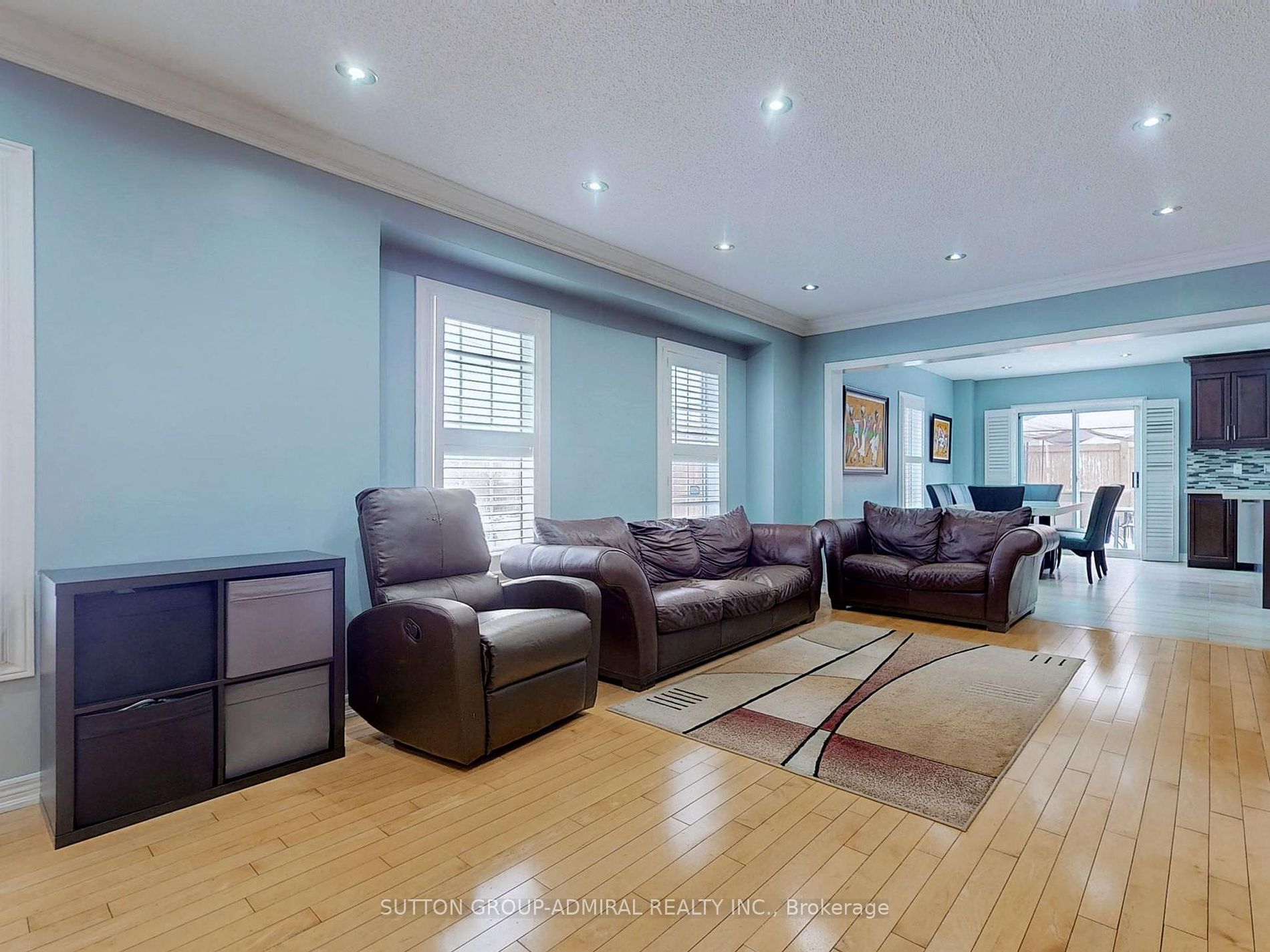 84 Agostino Cres Property Photo 4