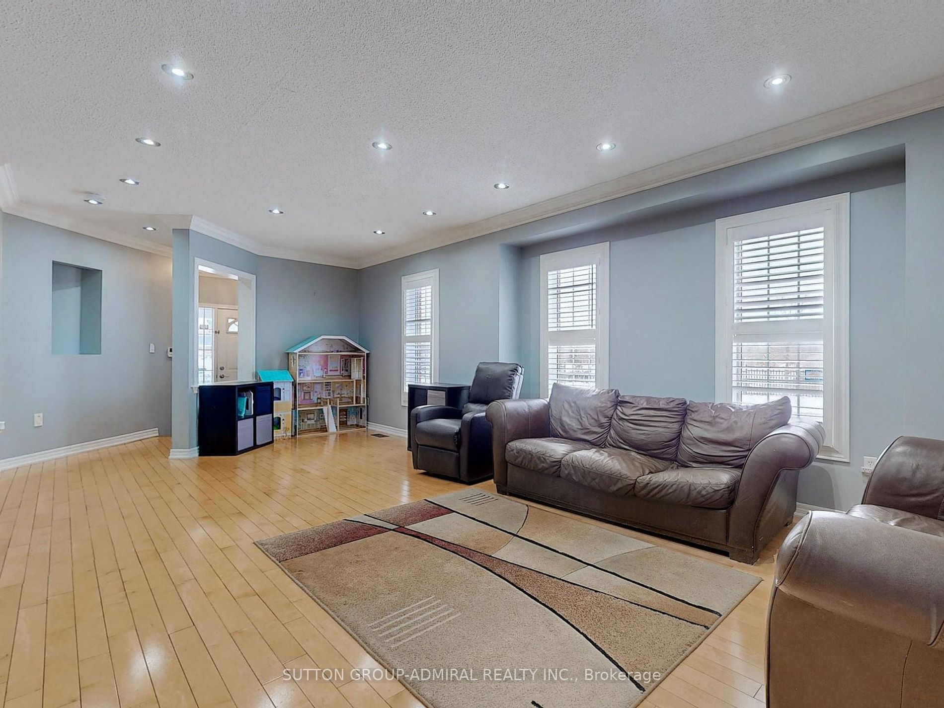 84 Agostino Cres Property Photo 6