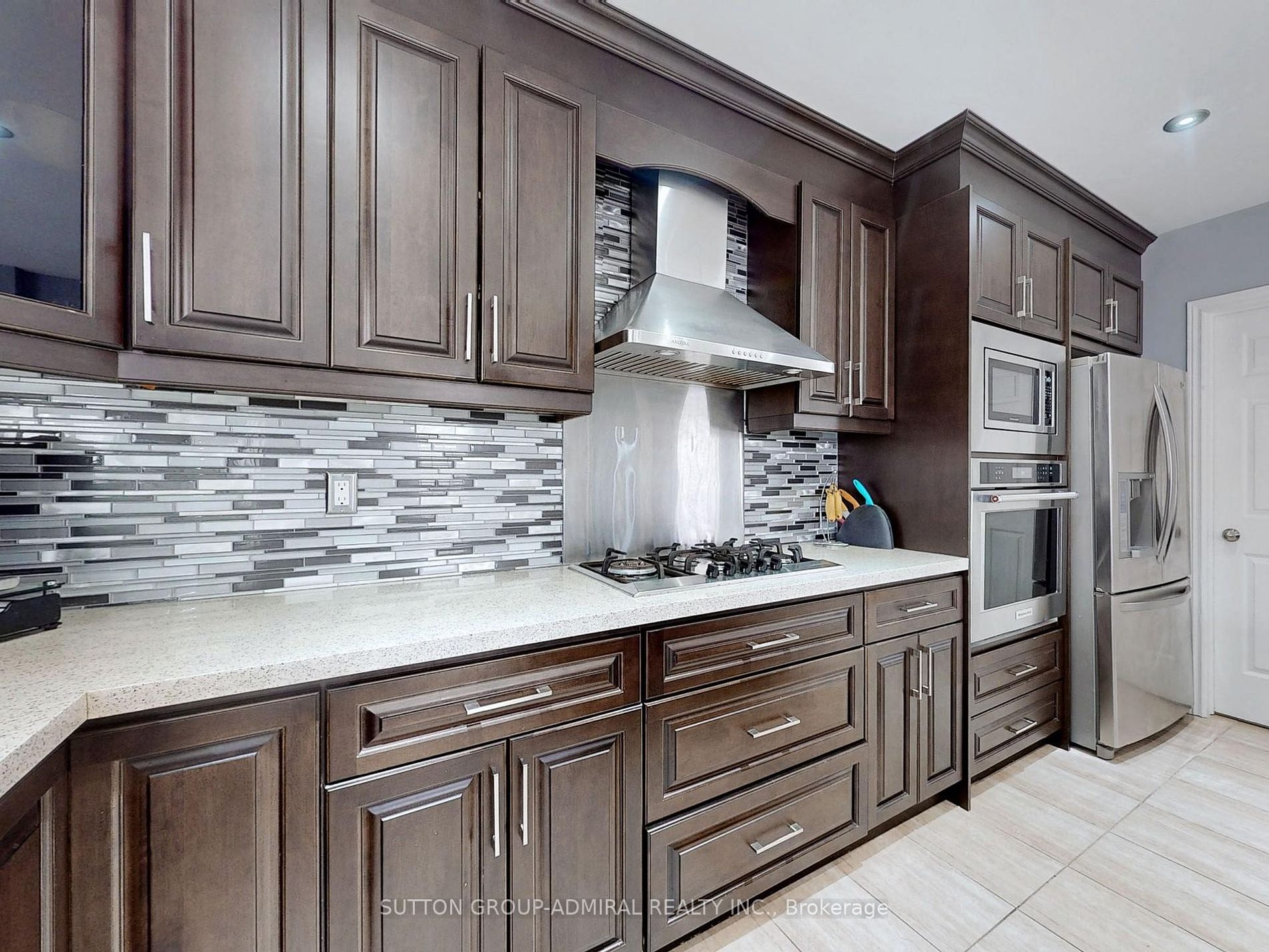 84 Agostino Cres Property Photo 15