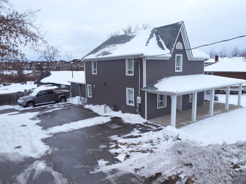 539 The Queensway South Property Photo 4
