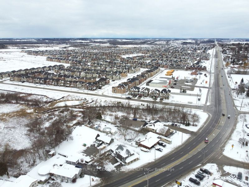 539 The Queensway South Property Photo 10