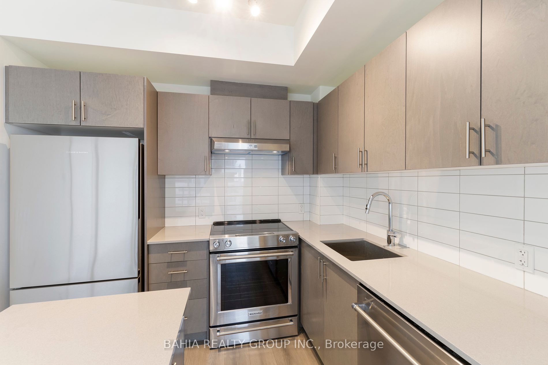 9000 Jane St 2 Property Photo 16