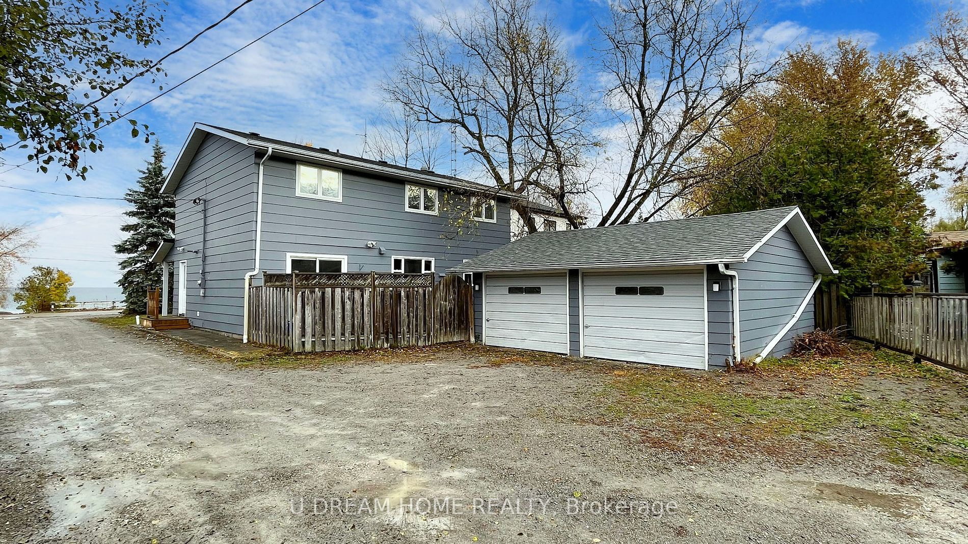 85 Lake Dr E Property Photo 17