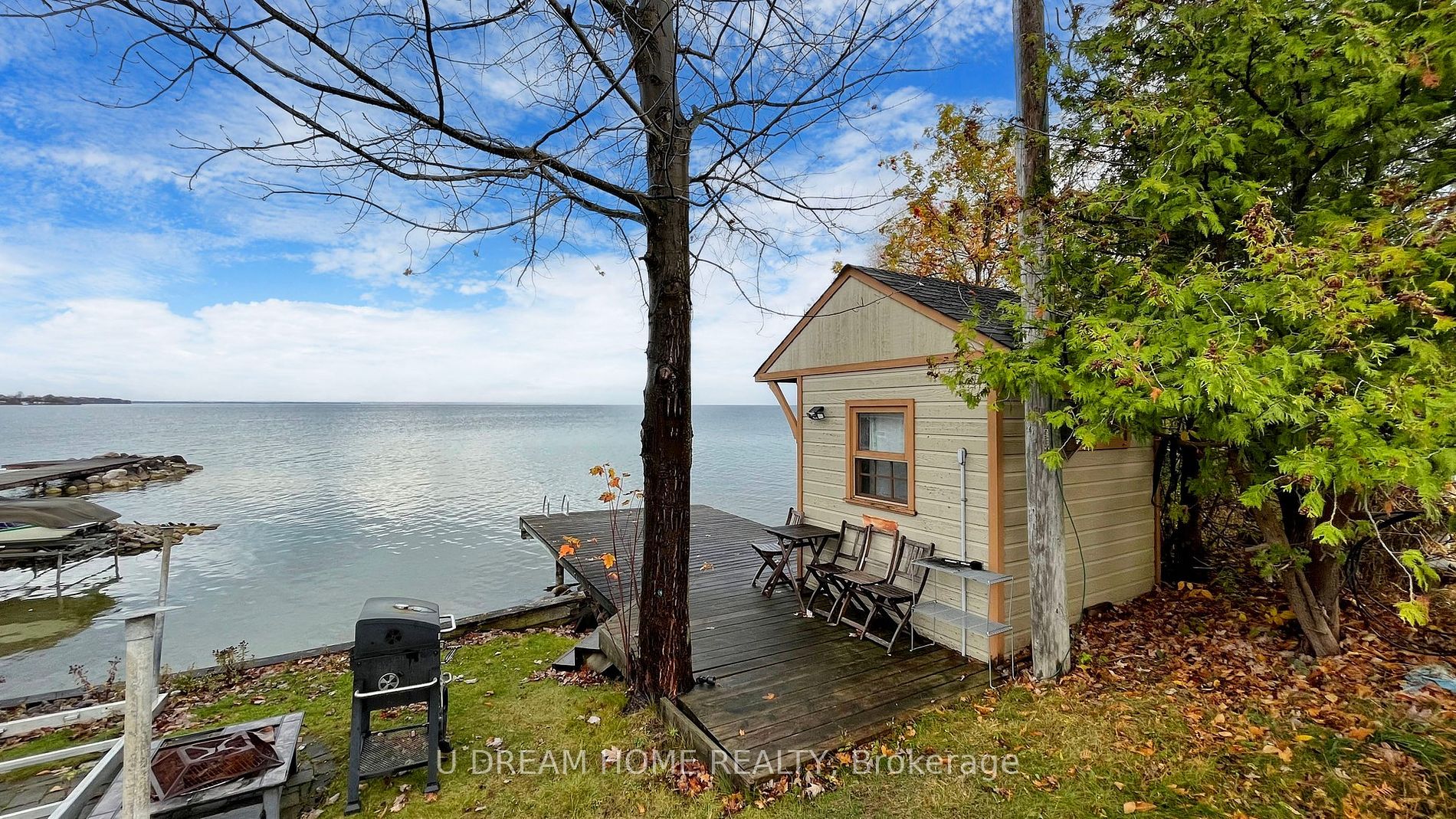 85 Lake Dr E Property Photo 19