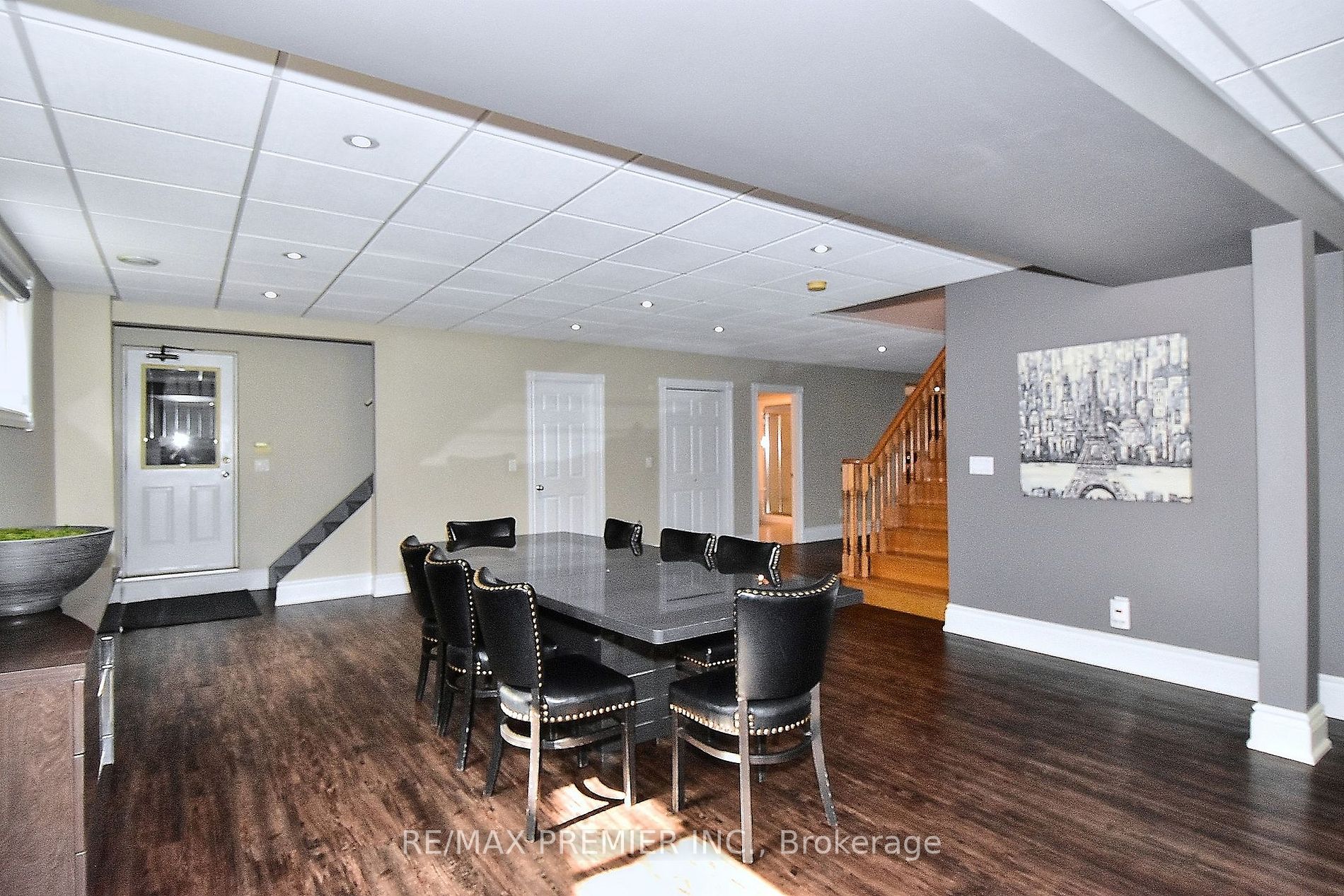 9661 Bathurst St Property Photo 20