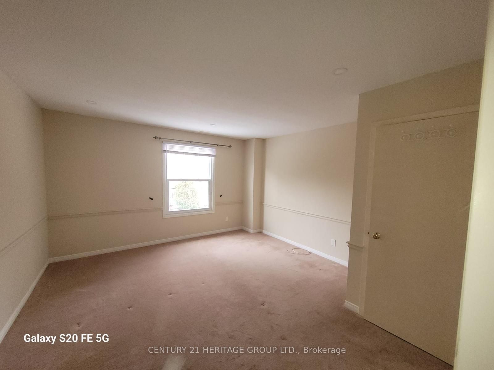 915 Janette St Property Photo 7