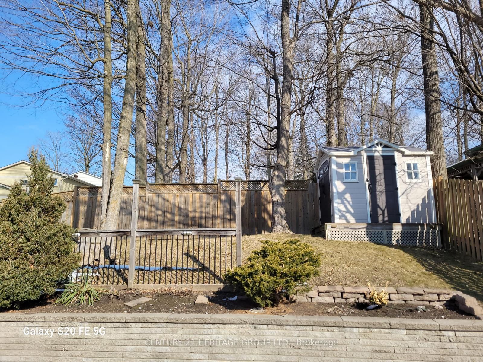 915 Janette St Property Photo 13