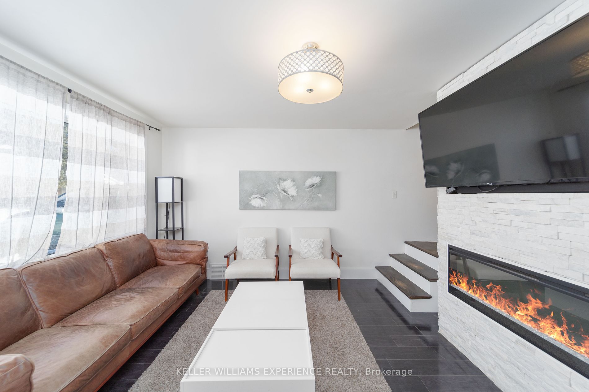 100 Queen St Property Photo 3