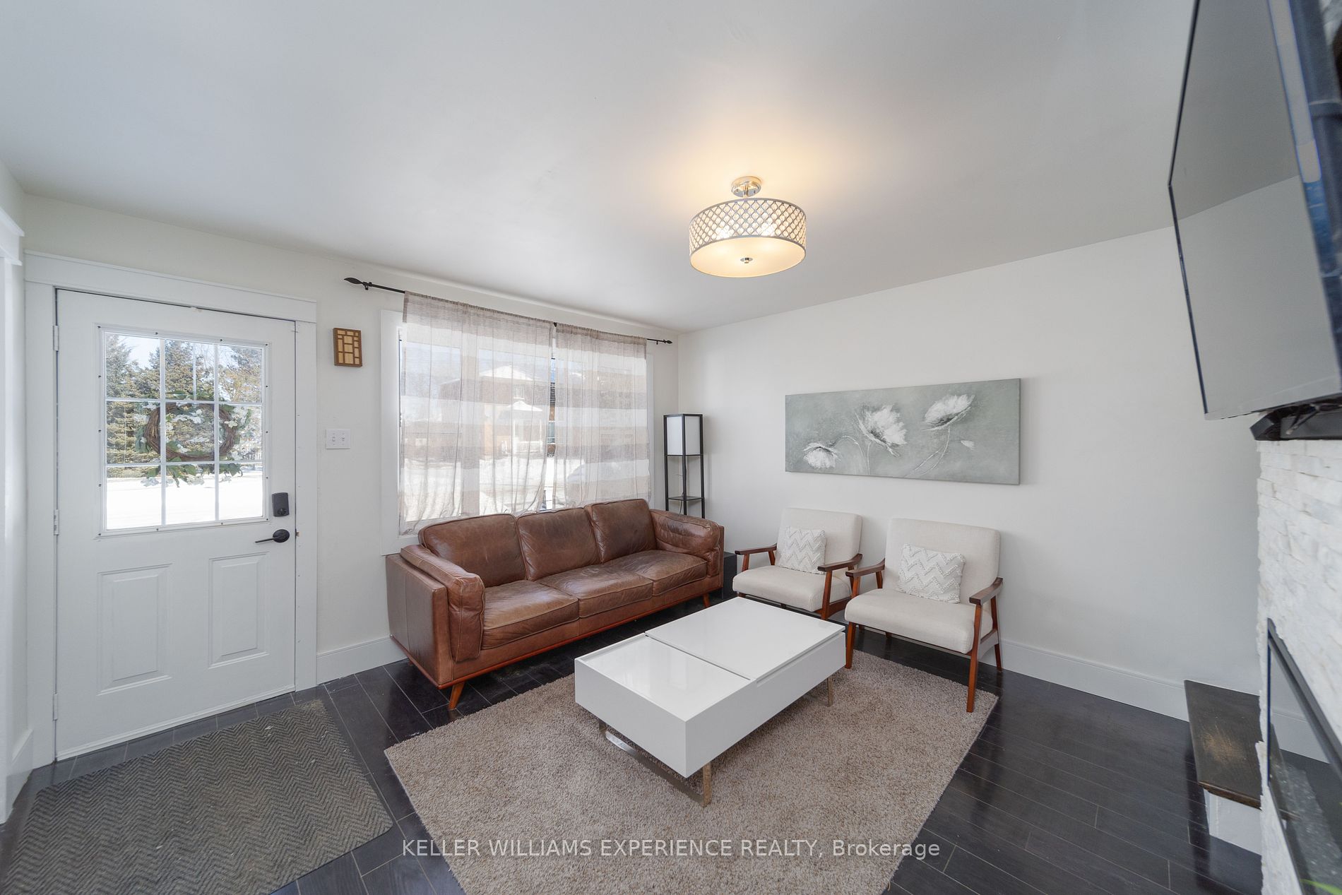 100 Queen St Property Photo 4