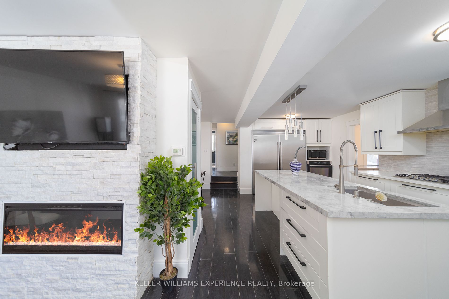100 Queen St Property Photo 5